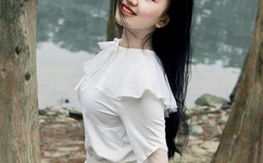 两个人一前一后有力的